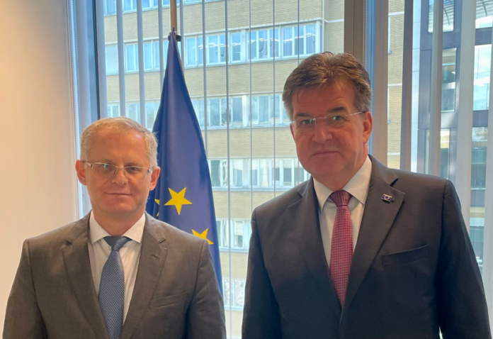 Bislimi: Sot i kemi dërguar Lajçakut një shkresë me 20 modalitete për targat, e bëjmë publike në momentin që dakordohemi