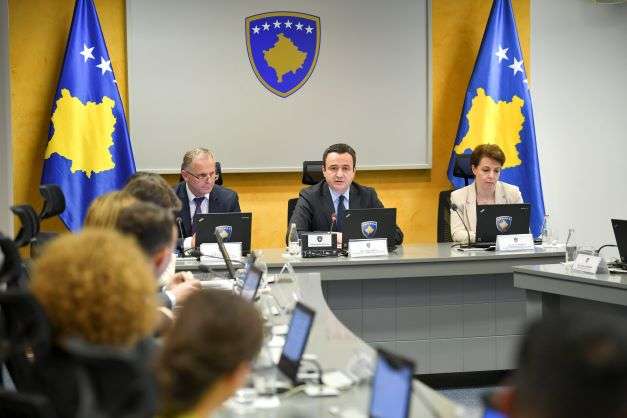 Të mërkurën mblidhet qeveria, në rend dite edhe Projektligji për Pagat dhe ai për Zyrtarët Publik