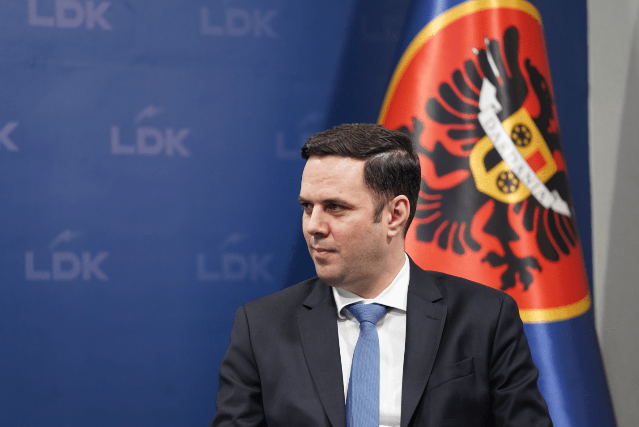 Abdixhiku udhëton në ShBA: Do të përfaqësoj pikëpamjet e Kosovës