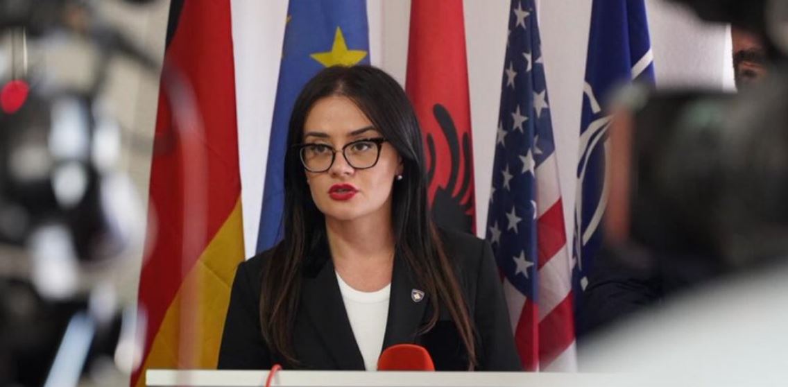 Meliza Haradinaj – Kurtit: Mos u “dorëzo” te Borrell pa u ftuar në Shtëpinë e Bardhë