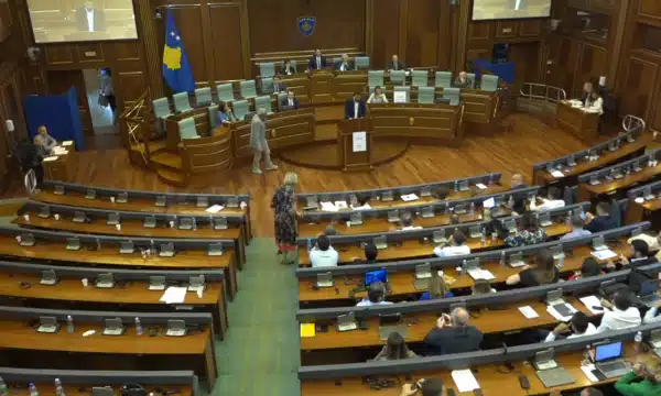 PDK dhe AAK kërkojnë që paga minimale të jetë 400 euro