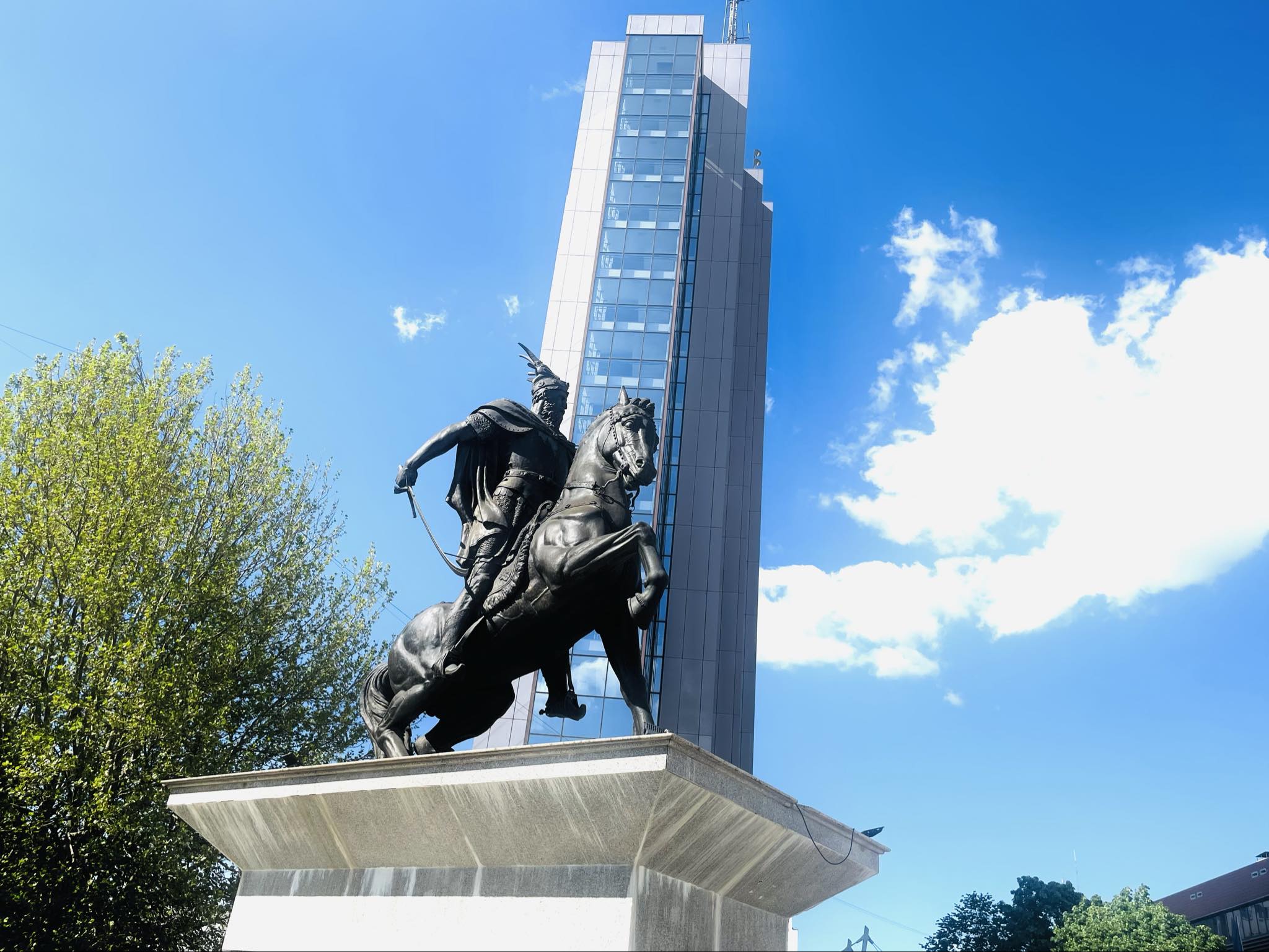 Festë e madhe në Prishtinë për ditëlindjen Skënderbeut