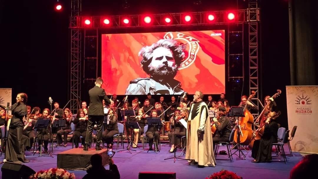 Ansambli Muzikor sjell Adem Jasharin në Tetovë