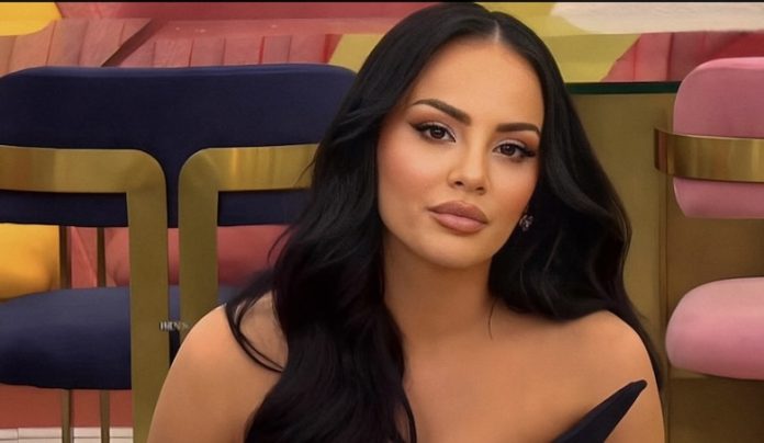 Sara kopjon e Luiz Ejllin, tenton t’i hyjë në tualet Françeskës