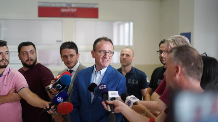 Taravari: Dua t’iu përkujtoj që më shumë sevape do të merrni nëse investohet nëpër shkolla dhe nëpër spitale