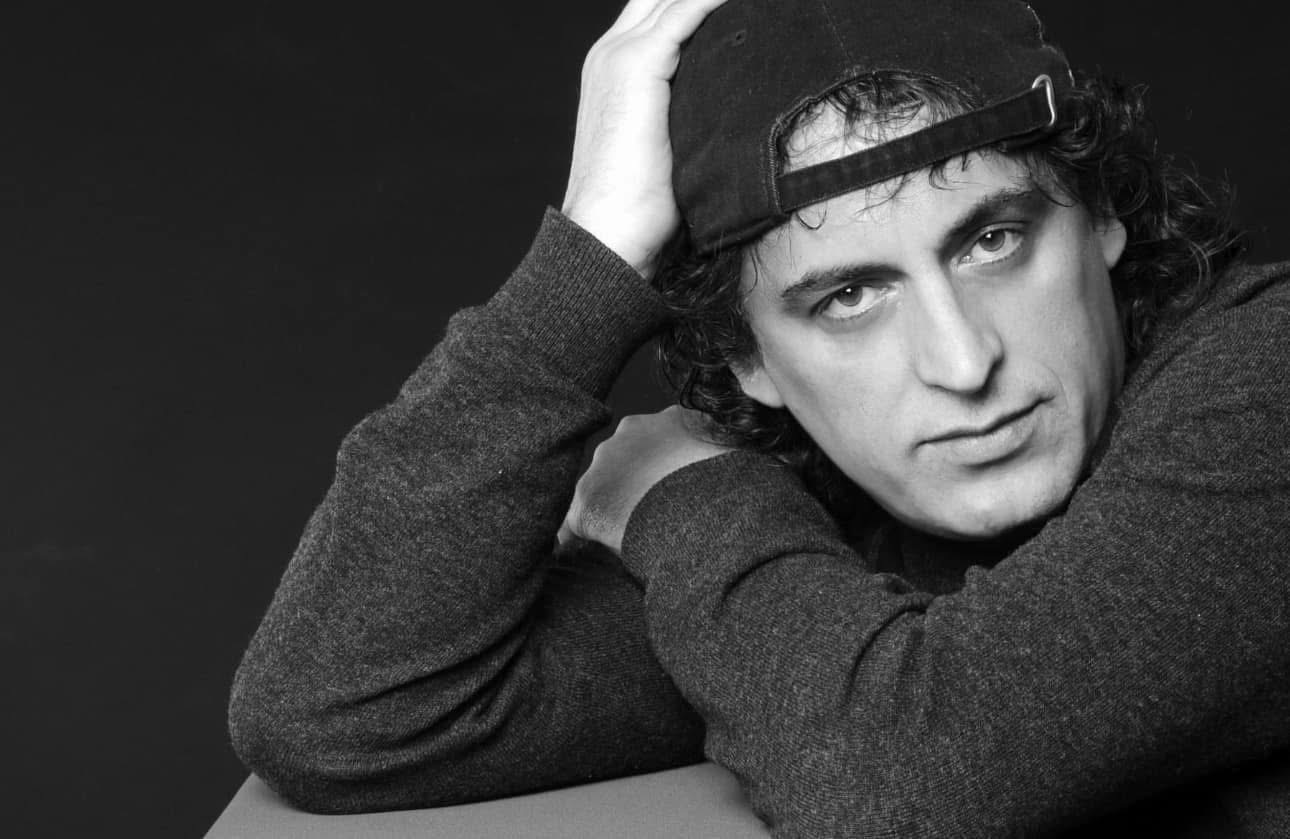 Pse aktori Jeton Zogjani zgjodhi ta njollosë publikisht Enver Petrovcin?