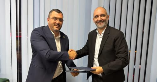 Kandidatja për asambliste e AAK-së në Prizren jep dorëheqje, pas koalicionit VV-AAK