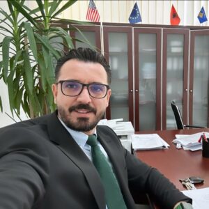 Ky është zyrtari i lartë shtetëror që u arrestua për dallavere me tenderë në vlerë të 8 8 mln euro