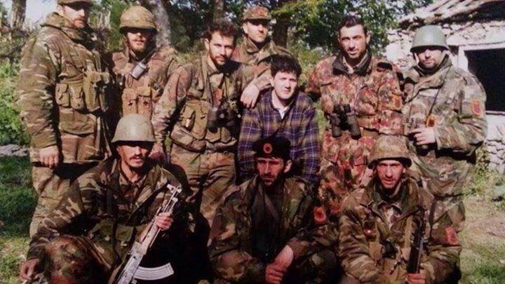 Gazetari Milaim Zeka sot feston ditëlindjen  Kujton nënën e zhdukur dhe falënderon UÇK në e NATO n për lirinë