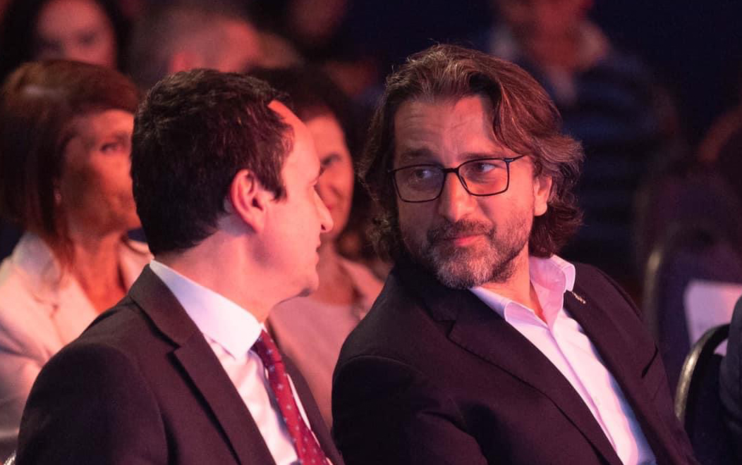 Rama  Kurti shitet kombëtar i madh  por s e njeh asnjë pllamë tokë ku s e ka të shtrime Vetëvendosjen