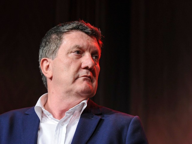 Milaim Zeka dorëzon në Prokurorinë Speciale dosjen e audio-incizimeve të Nenad Rashiqit