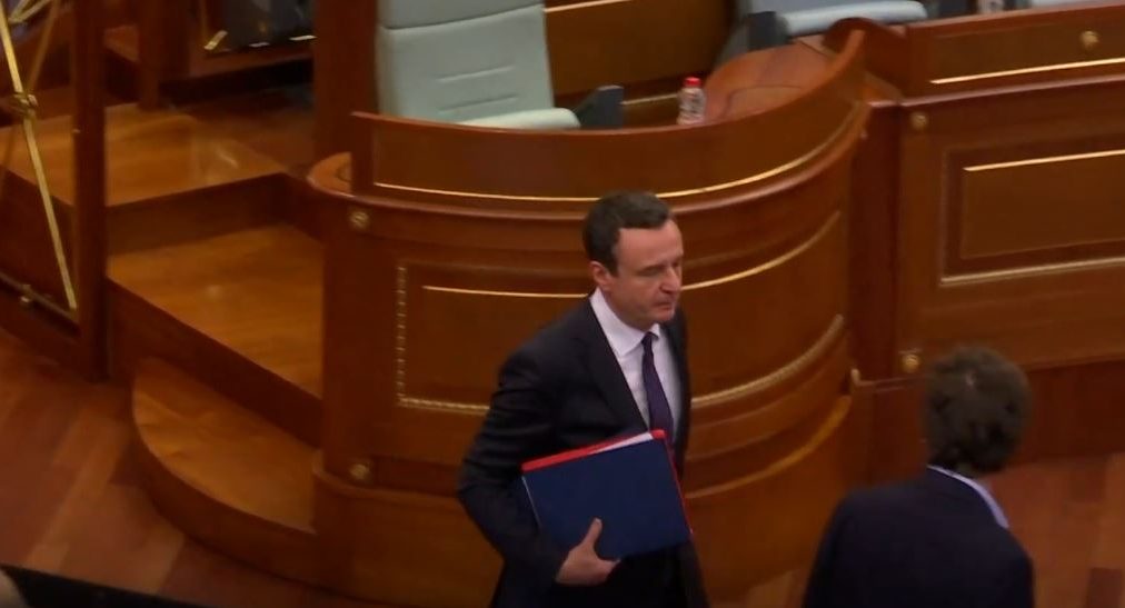 Historia plotë skandale e njerëzve të Kurtit që i propozoi për Ministra