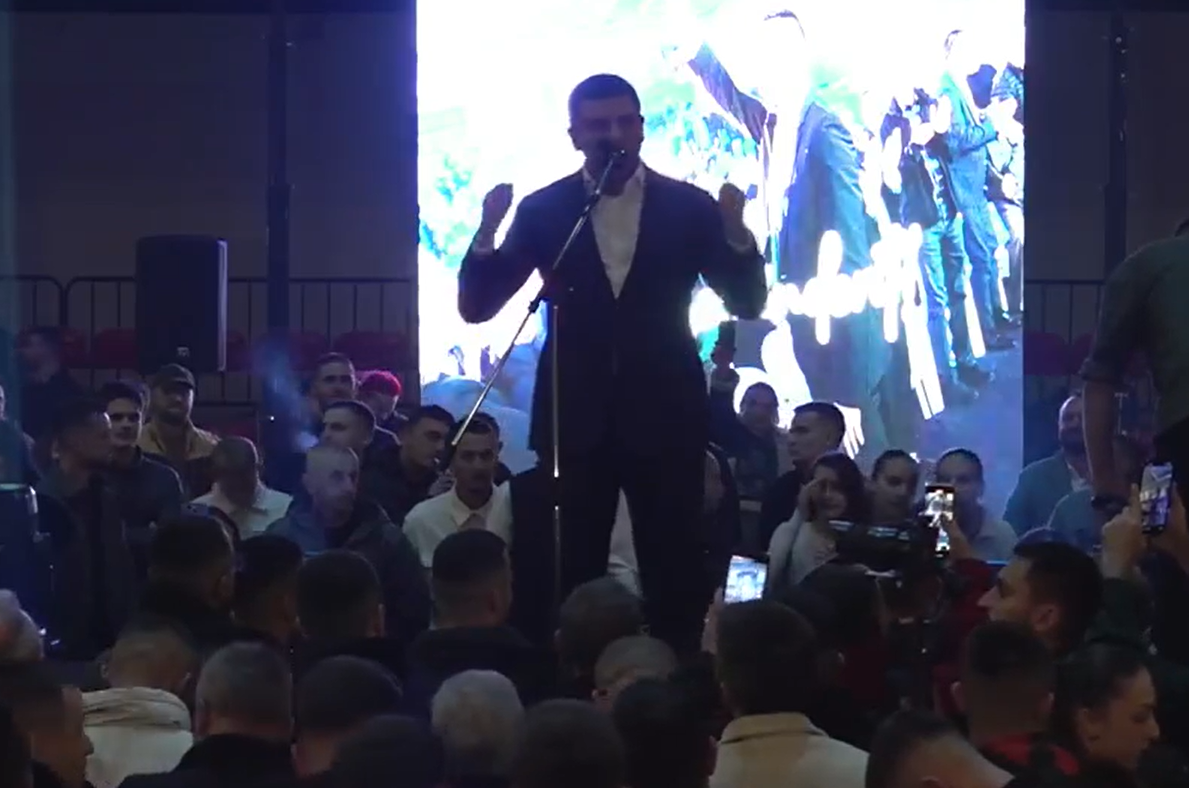 Krasniqi në Mitrovicë: Ju treguar që vota e mitrovicalive nuk merret me mashtrim, arrogancë e as nuk blihet e shitet
