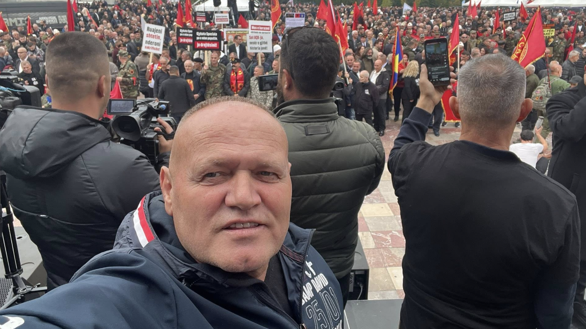 Muçiqi- Dallim i madh mes neve dhe Rrugaqëve të Vv-së