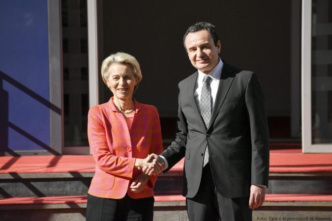 Presidentja e Komisionit Evropian nuk shkon në zyrën e Kurtit, e takon në Kuvend