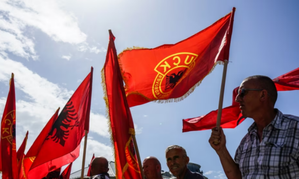 Veteranët protestojnë më 16 nëntor para Këshillit të Evropës në Strasburg