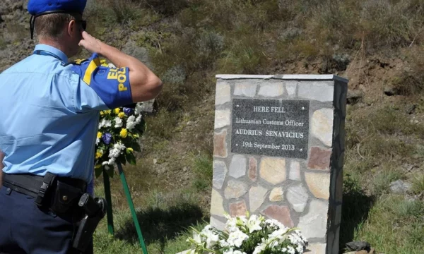 Kush ishte zyrtari i EULEX-it i vrarë në 2013, për të cilin dje u kryen bastisje në veri?