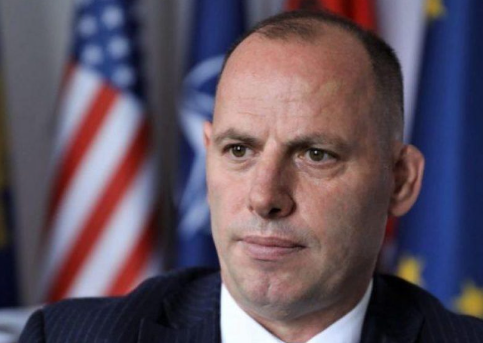 Ramiz Lladrovci reagon pas dorëheqjes së Krasniqit: Tani i ofroj përkrahje kryetarit në ardhje Bedri Hamza