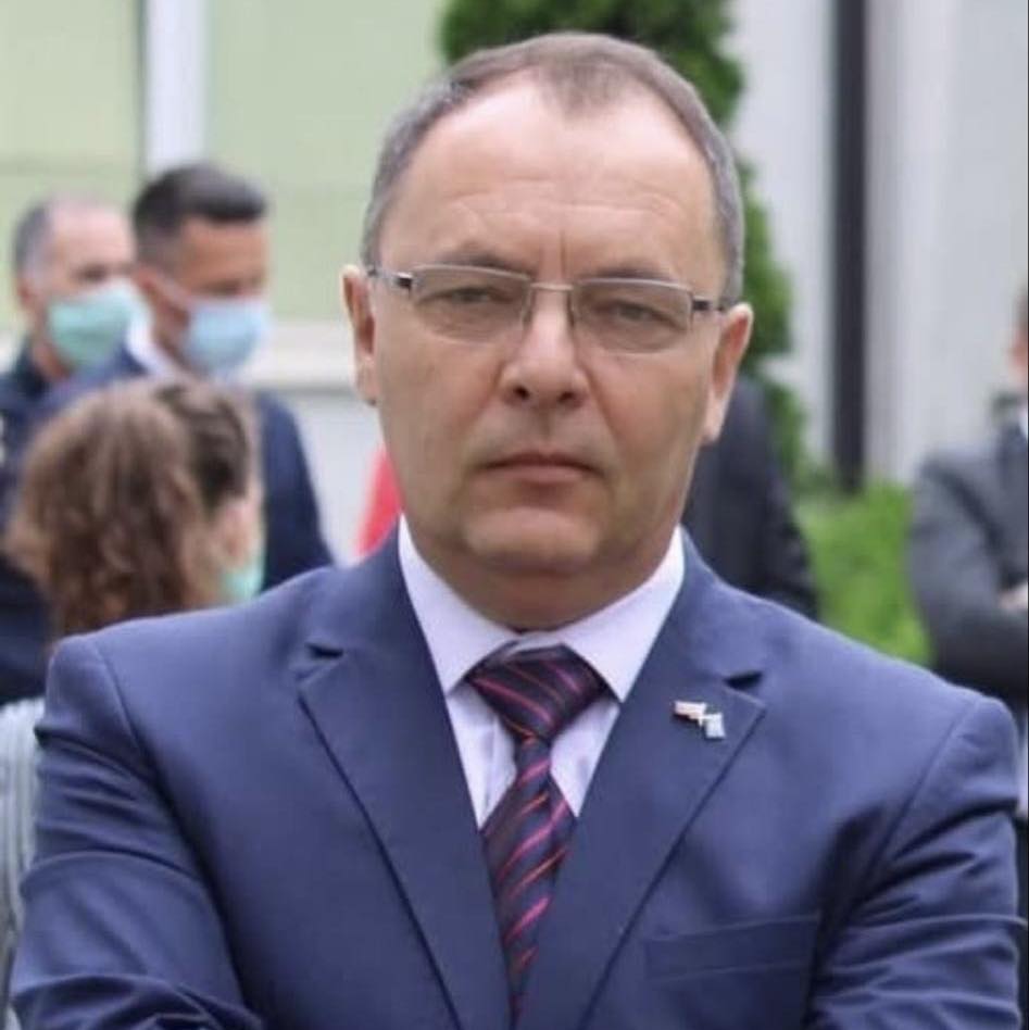 Mes së vërtetës së hidhur dhe moralit të shtrembër shqiptar