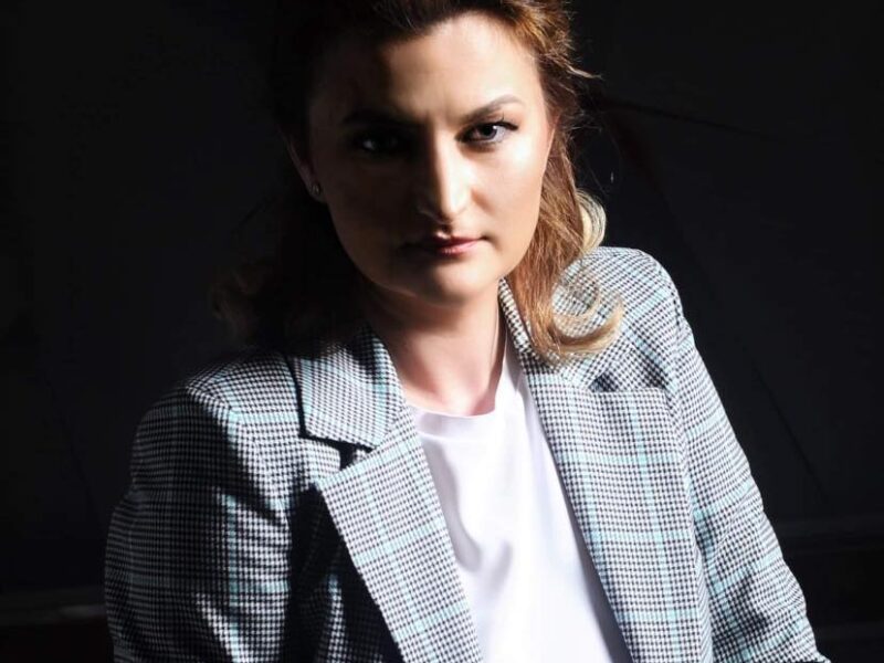 Edlira Qefalija Zeka denoncon publikisht Vedat Xhymshitin për akuza pa prova dhe lidhje të dyshimta