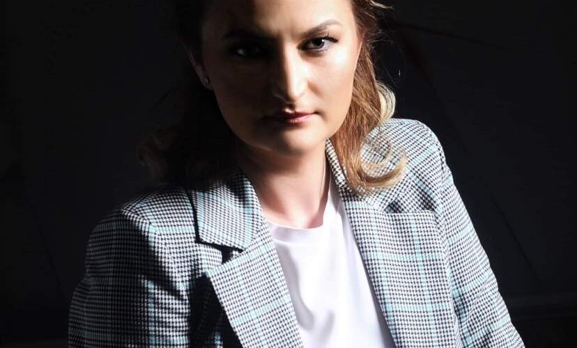 Edlira Qefalija Zeka denoncon publikisht Vedat Xhymshitin për akuza pa prova dhe lidhje të dyshimta