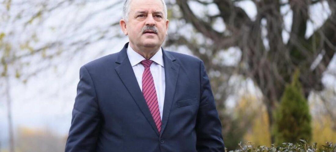 Agim Veliu u drejtohet votuesve të LDK-së: Përfshirja ime në listë nuk është favor personal