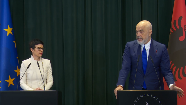 Washington Post/ Shqipëria po lufton korrupsionin. Të akuzuarit po kundërpërgjigjen. Veliaj: Cili vrasës serial i ka parë gjithë familjarët dhe rrjetin e tij të zvarritur në hetim?”