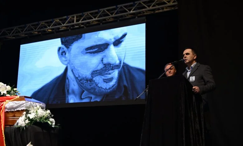 Kryetari i Tetovës i jep lamtumirën Shpat Kasapit: Tetova humbi një artist të madh