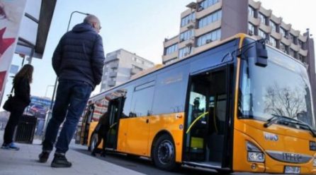 Që 6 muaj pa pagesë: Nga e hëna pezullohen linjat e kompanive private të transportit publik në Prishtinë
