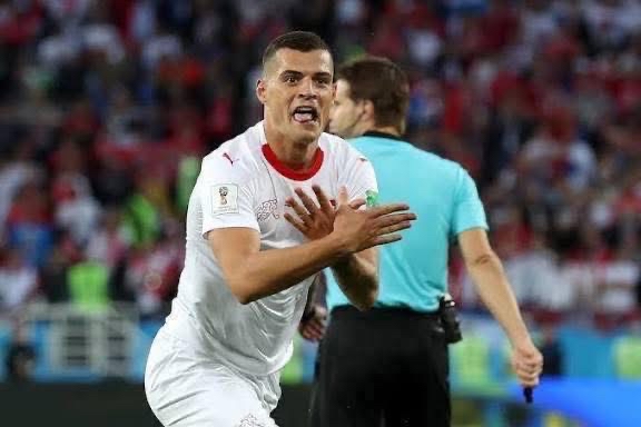 “ Më Dhemb” Xhaka reagon pas fishkëllimave të papritura në Kosovë”
