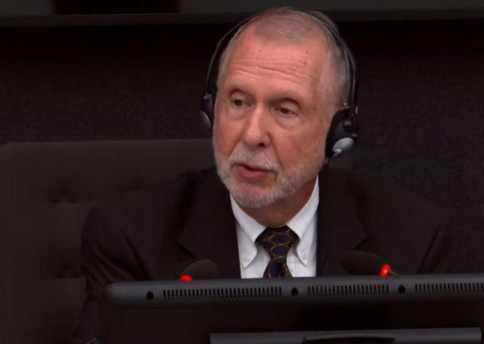 Ish-këshilltari i Clark foli për situatën kaotike pas luftës: Kishte mungesë të zbatimit të ligjit