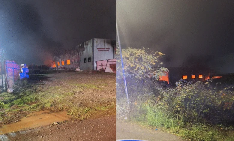 Zjarr i fuqishëm në punëtorinë e roletave në Prizren: Dëme milionëshe, pa të lënduar