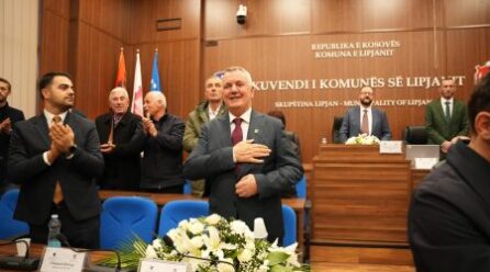 Imri Ahmeti betohet për mandatin e katër në krye të Lipjanit