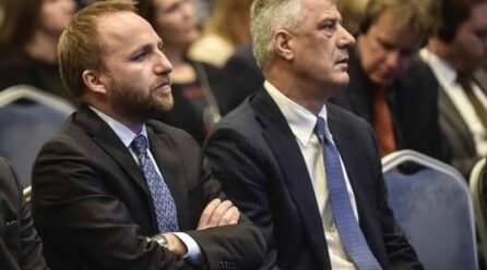 Abelard Tahiri bisedon me Hashim Thaçin në telefon: E njoftova që nesër të gjithë shqiptarët janë në Shkup