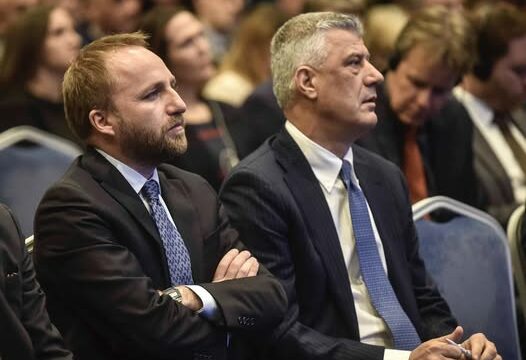 Abelard Tahiri bisedon me Hashim Thaçin në telefon: E njoftova që nesër të gjithë shqiptarët janë në Shkup