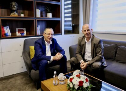 Hamza pret në takim Lladrovcin: PDK në Drenas është e bashkuar dhe gati për fitore