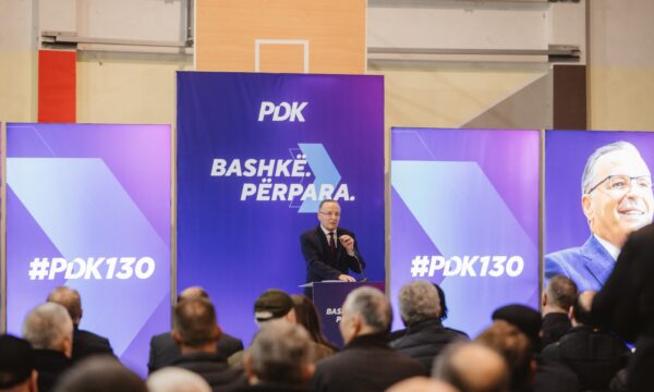 Bedri Hamza: Çmimet u rritën e rryma u shtrenjtua, por pagat mbetën të njëjta