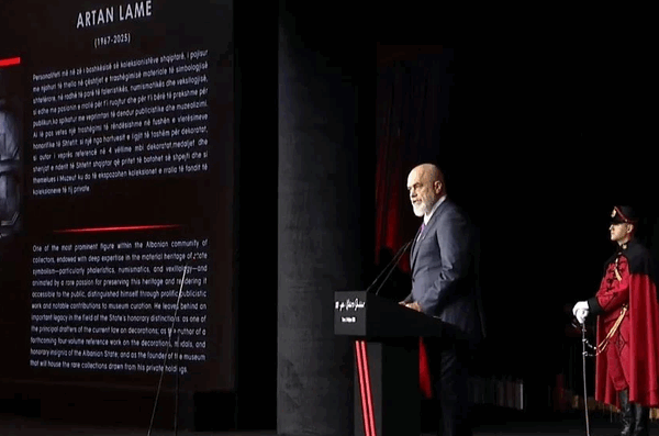 “Urdhri i Skënderbeut rilind sot”, Rama dekoron me urdhrin e lartë Artan Lamen dhe Filip Rrumbullakun