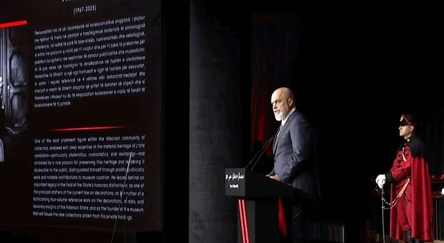 “Urdhri i Skënderbeut rilind sot”, Rama dekoron me urdhrin e lartë Artan Lamen dhe Filip Rrumbullakun