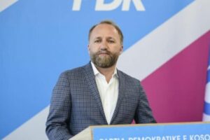 Tahiri thirrje për mobilizim më 28 dhjetor: Të bashkohemi për hapin e parë përpara drejt fitores së Kosovës