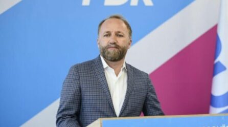 Tahiri thirrje për mobilizim më 28 dhjetor: Të bashkohemi për hapin e parë përpara drejt fitores së Kosovës