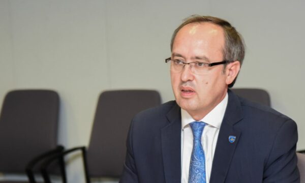 Hoti: Dje, situata me rrymë në Rahovec ka qenë e rënduar, situatë e njëjtë, me gjasë, është edhe në rajone të tjera