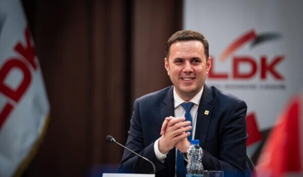 Partia Popullore Europiane mbështet LDK-në dhe Abdxhikun: Lumir Abdixhiku po u ofron shpresë qytetarëve