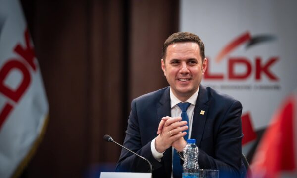 Partia Popullore Europiane mbështet LDK-në dhe Abdxhikun: Lumir Abdixhiku po u ofron shpresë qytetarëve