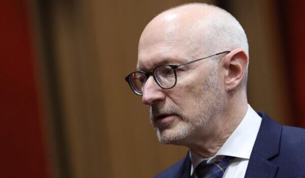 Ambasadori francez: Na duhet një partner, një qeveri me kompetenca të plota