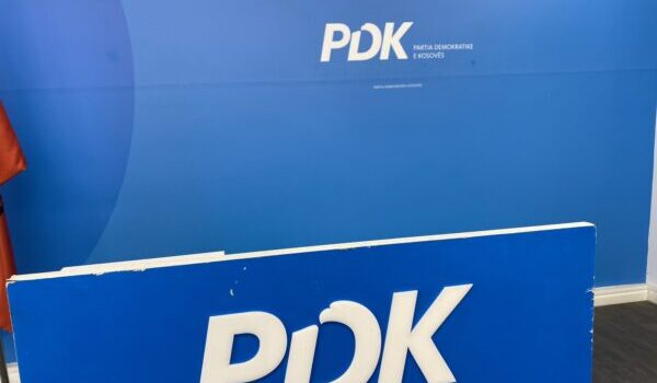 PDK prezanton sot kandidaturën e Bedri Hamzës për kryeministër dhe listën për deputetë