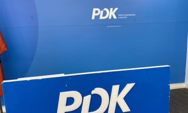 PDK prezanton sot kandidaturën e Bedri Hamzës për kryeministër dhe listën për deputetë