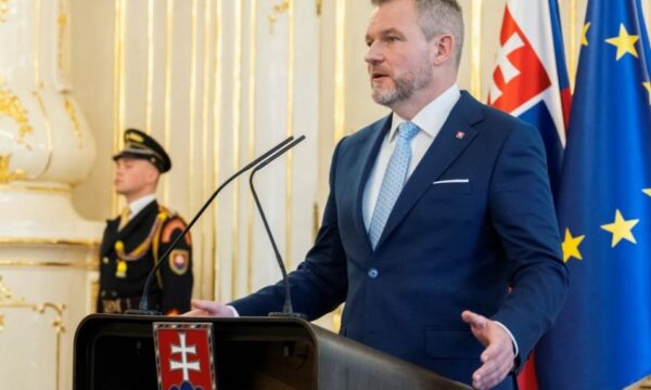 Presidenti i Sllovakisë mosnjohëse në Kosovë më 21 dhjetor  pas vizitës në KFOR shkon për në Beograd