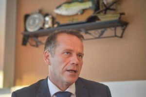 Arifi: Qeveria Kurti, kampione në përdorimin e buxhetit të shtetit për interesa partiake