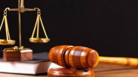 1 vit burgim me kusht për burrin që goditi një grua me grushte e shuplaka